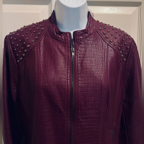 V Cristina Beautiful embossed leather jacket - Picture 5 of 15